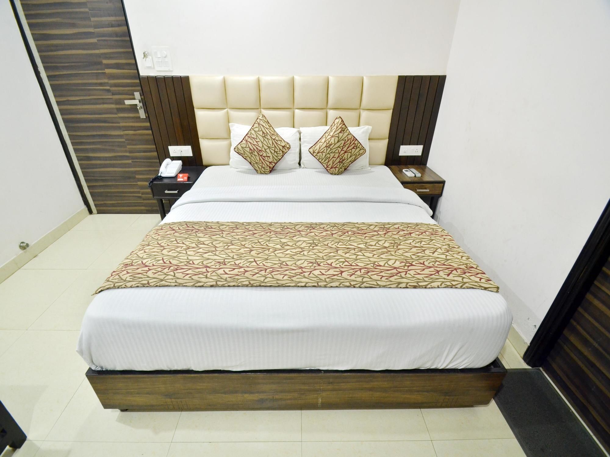 Hotel Oyo 5263 R C Regency Amritsar Exterior foto